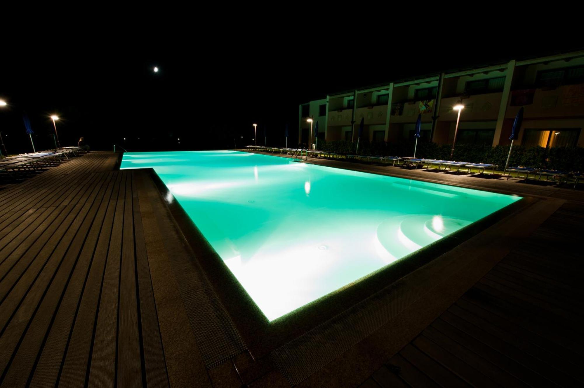 Hotel Club Baja Bianca San Teodoro  Exterior foto