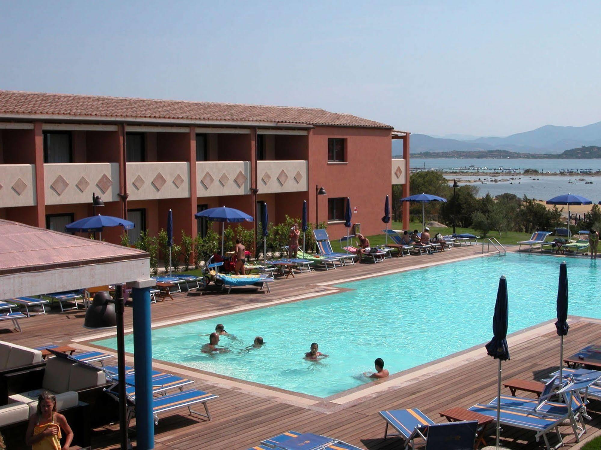 Hotel Club Baja Bianca San Teodoro  Exterior foto